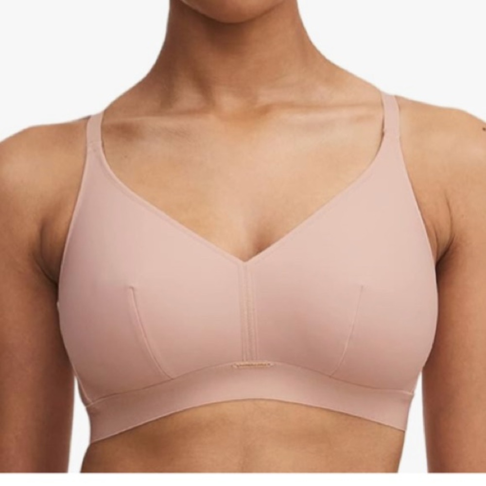 Chantelle Bare Essential Lightweight Wireless Bra in light pink/cream 32DDDD